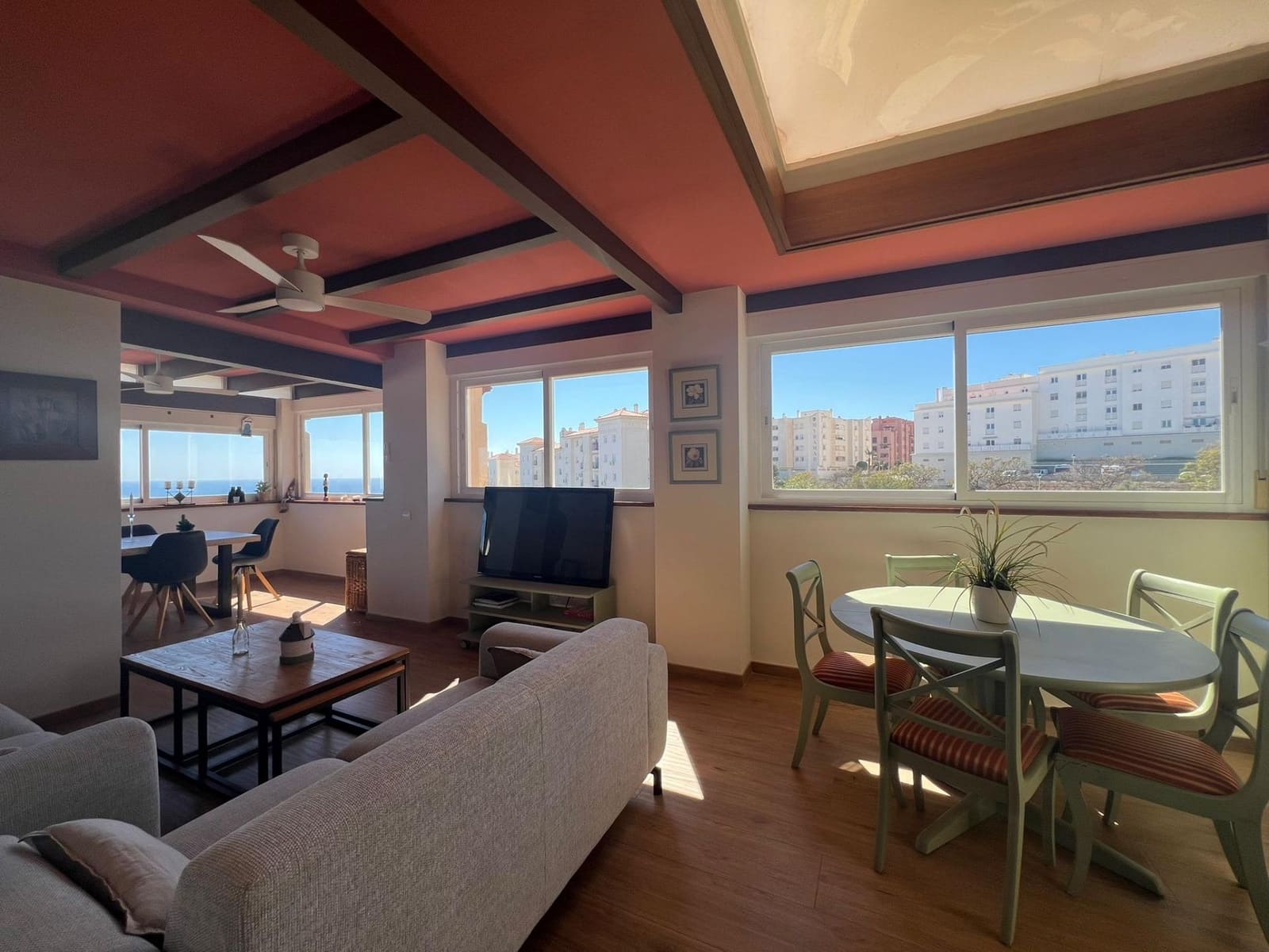 4 sypialnia Penthouse na sprzedaż w Arroyo de la Miel z basenem garażem - 565 000 € (Ref: 9690676)