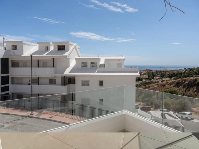 4 soveværelse Villa til salg i Benalmádena med swimmingpool garage - € 849.000 (Ref: 9712045)