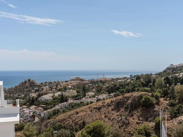 4 soveværelse Villa til salg i Benalmádena med swimmingpool garage - € 849.000 (Ref: 9712045)