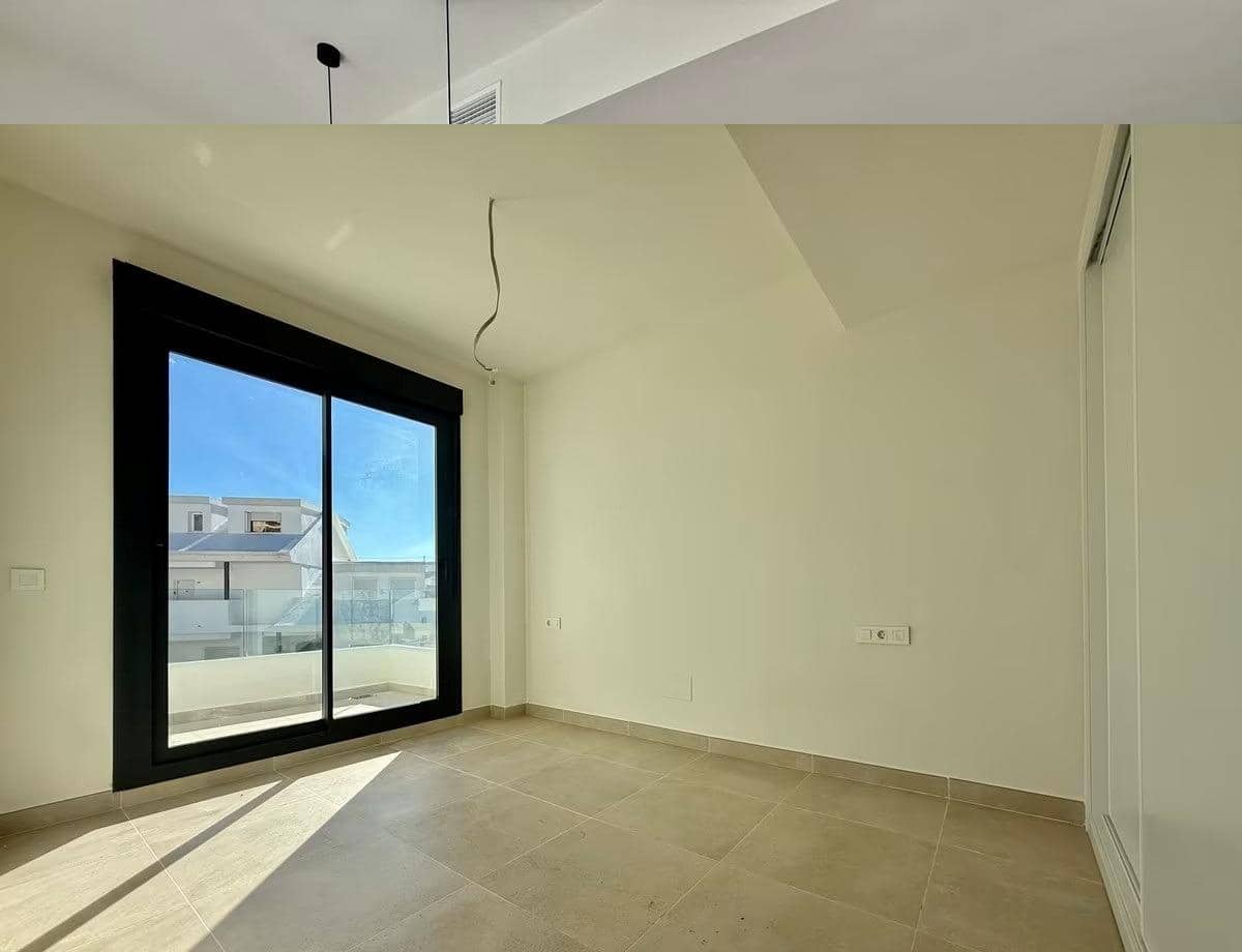 4 soveværelse Villa til salg i Benalmadena med swimmingpool garage - € 849.000 (Ref: 9712045)