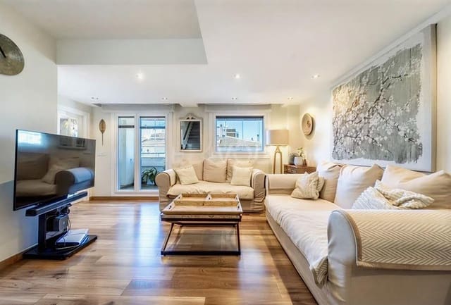 3 soveværelse Penthouse til salg i Benalmadena Costa, Benalmádena med swimmingpool - € 774.000 (Ref: 9712046)