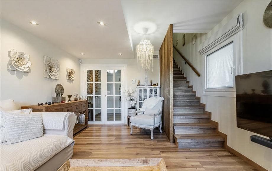 3 bedroom Penthouse for sale in Benalmadena Costa with pool - € 774,000 (Ref: 9712046)