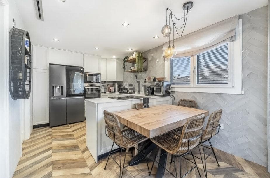 3 bedroom Penthouse for sale in Benalmadena Costa with pool - € 774,000 (Ref: 9712046)