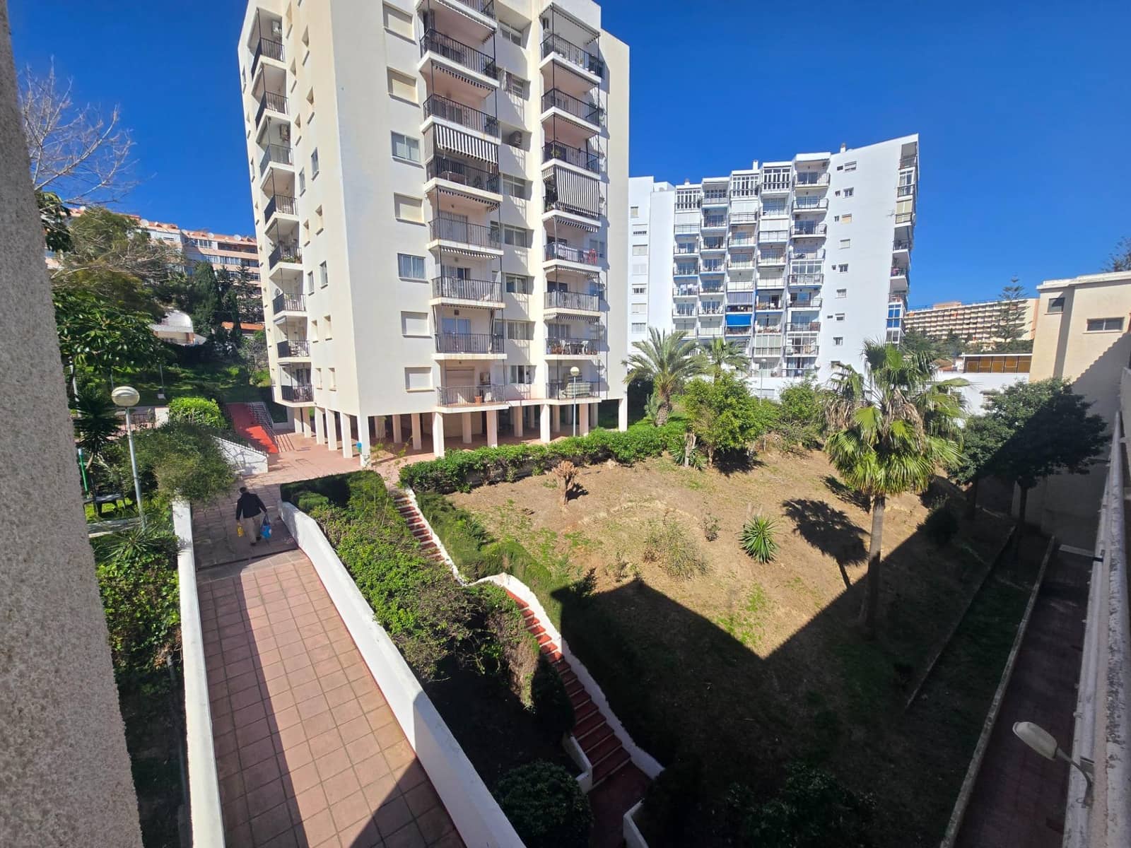 2 bedroom Apartment for sale in Benalmadena with pool garage - € 290,000 (Ref: 9763672)
