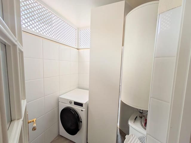 3 makuuhuone Huoneisto myytävänä paikassa Puerto Marina, Benalmádena mukana uima-altaan - 1 050 000 € (Ref: 9773146)