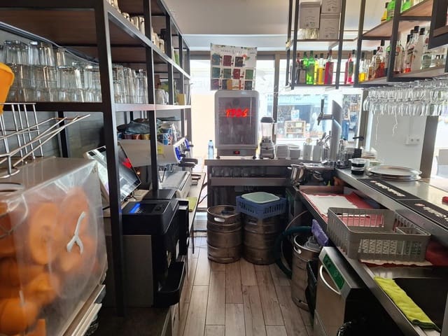 Business for sale in Los Boliches , Fuengirola - € 179,000 (Ref: 9773148)