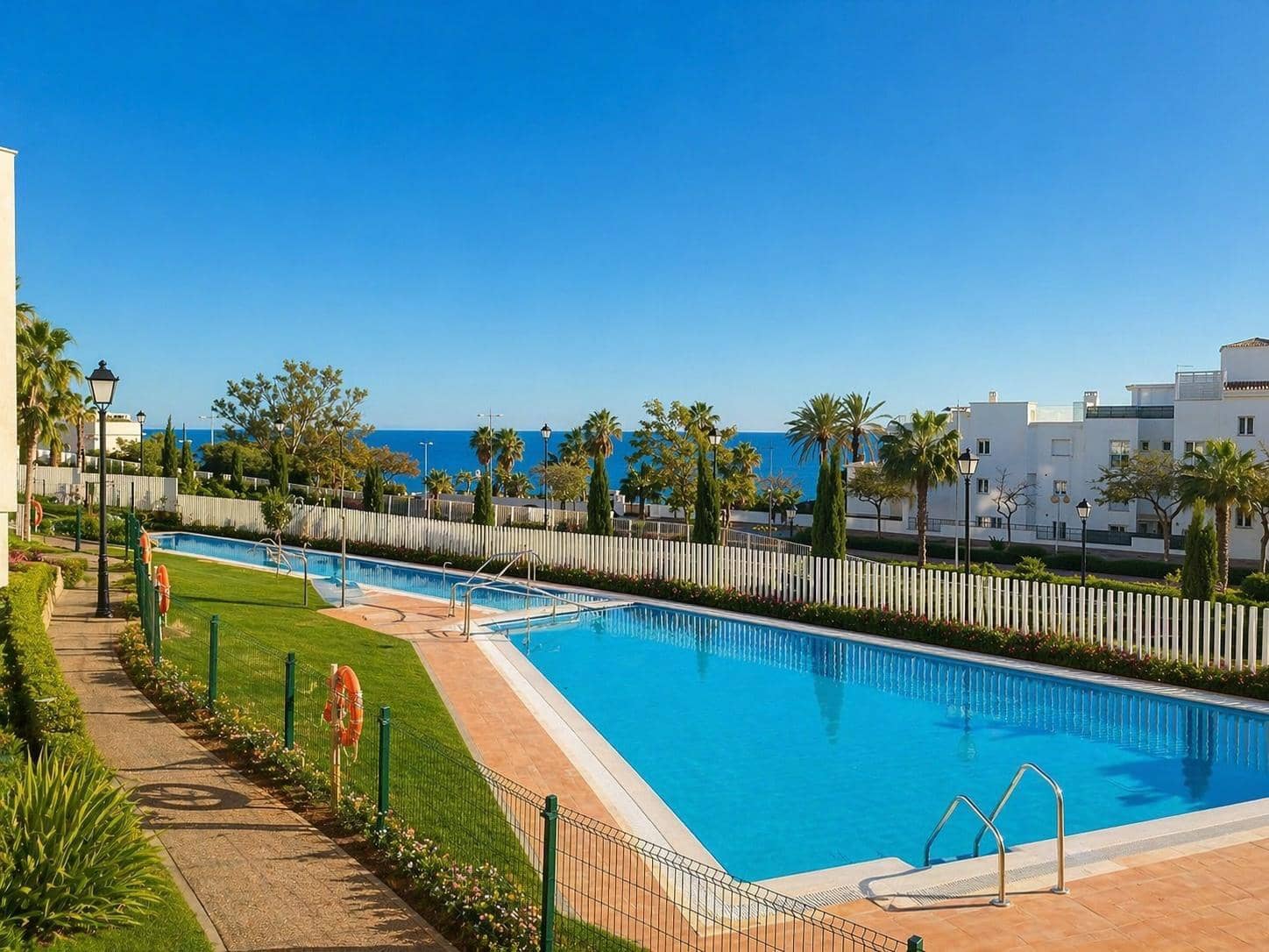 3 sypialnia Apartament na sprzedaż w Torrequebrada z basenem garażem - 560 000 € (Ref: 9791125)