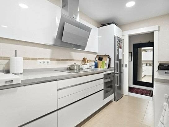 3 sypialnia Apartament na sprzedaż w Torrequebrada z basenem garażem - 560 000 € (Ref: 9791125)