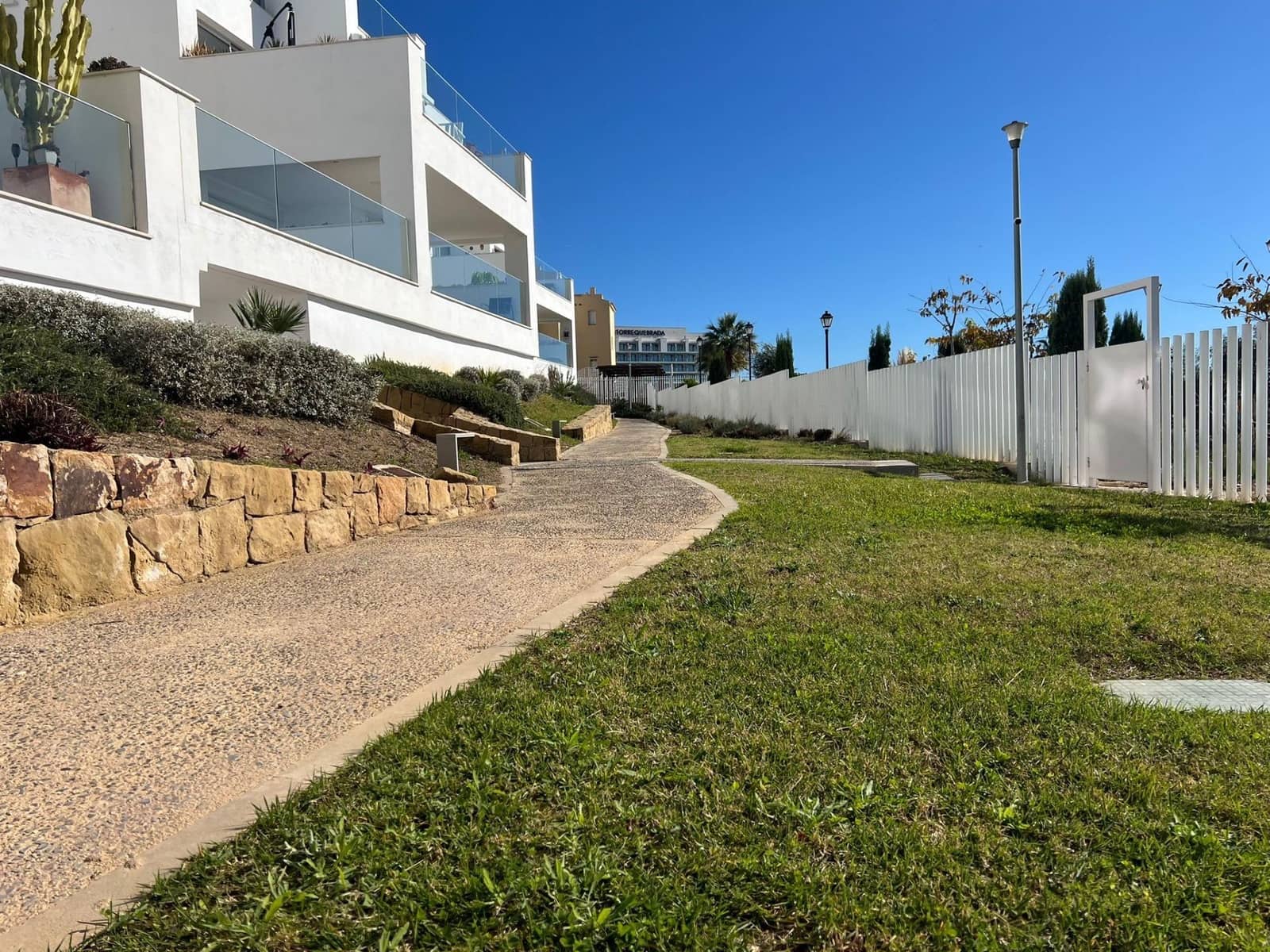 3 sypialnia Apartament na sprzedaż w Torrequebrada z basenem garażem - 560 000 € (Ref: 9791125)