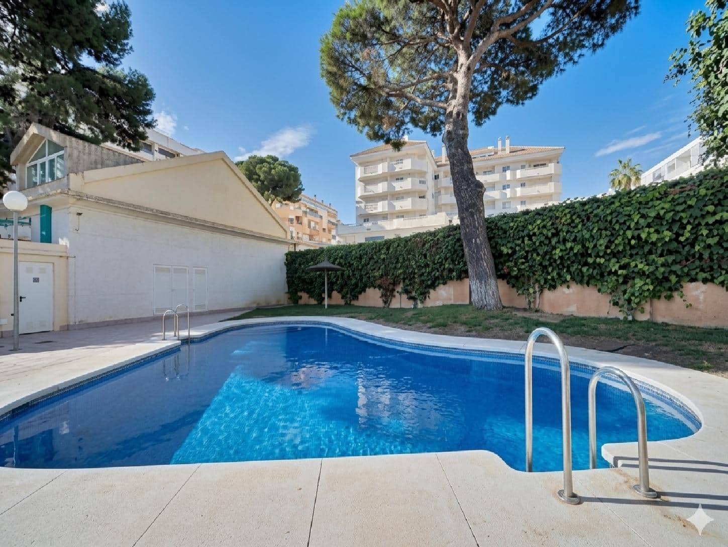 1 sovrum Lägenhet till salu i Benalmadena Costa med pool - 335 000 € (Ref: 9799372)