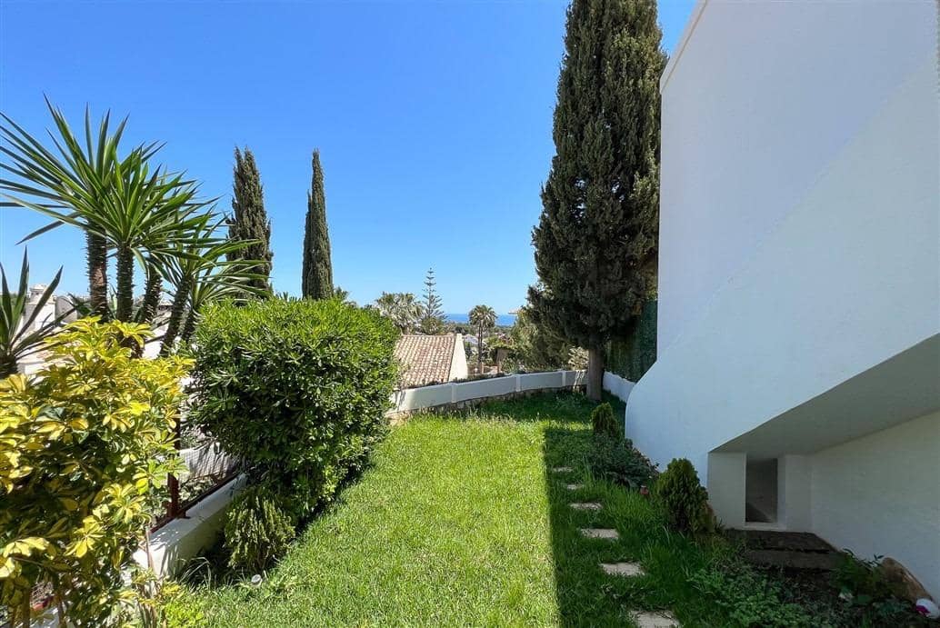 4 soverom Villa til salgs i Sitio de Calahonda med svømmebasseng garasje - € 588 000 (Ref: 9822992)