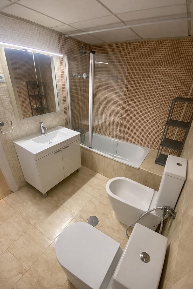 2 soverom Leilighet til salgs i Torrequebrada med svømmebasseng garasje - € 295 000 (Ref: 9836309)