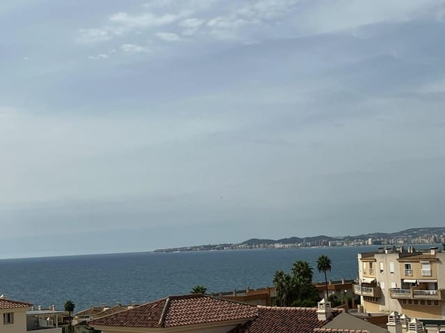 2 bedroom Flat for sale in Zona Centro Comercial Torrequebrada, Benalmádena with pool garage - € 289,000 (Ref: 9836309)