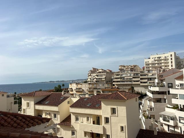 2 bedroom Flat for sale in Zona Centro Comercial Torrequebrada, Benalmádena with pool garage - € 289,000 (Ref: 9836309)