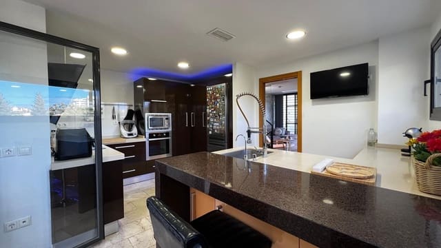 4 slaapkamer Villa te koop in Fuengirola met zwembad garage - € 720.000 (Ref: 9839320)