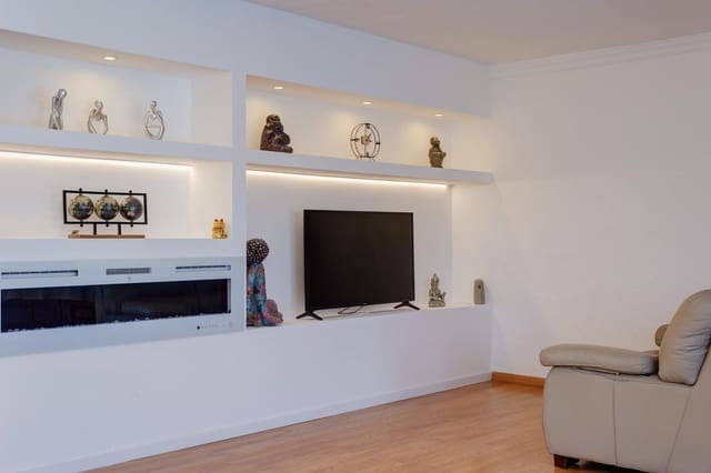 Chalet de 3 habitaciones en Los Pacos, Fuengirola en venta con piscina garaje - 899.000 € (Ref: 9843464)