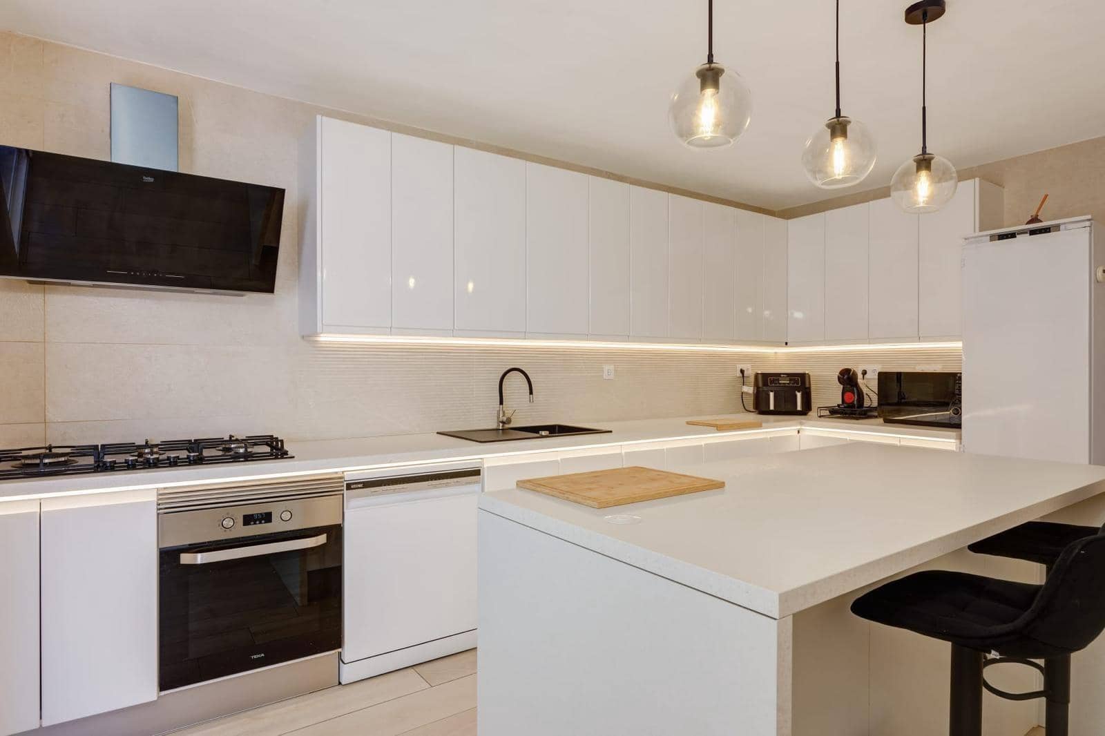 3 chambre Villa/Maison à vendre à Fuengirola avec piscine garage - 899 000 € (Ref: 9843464)