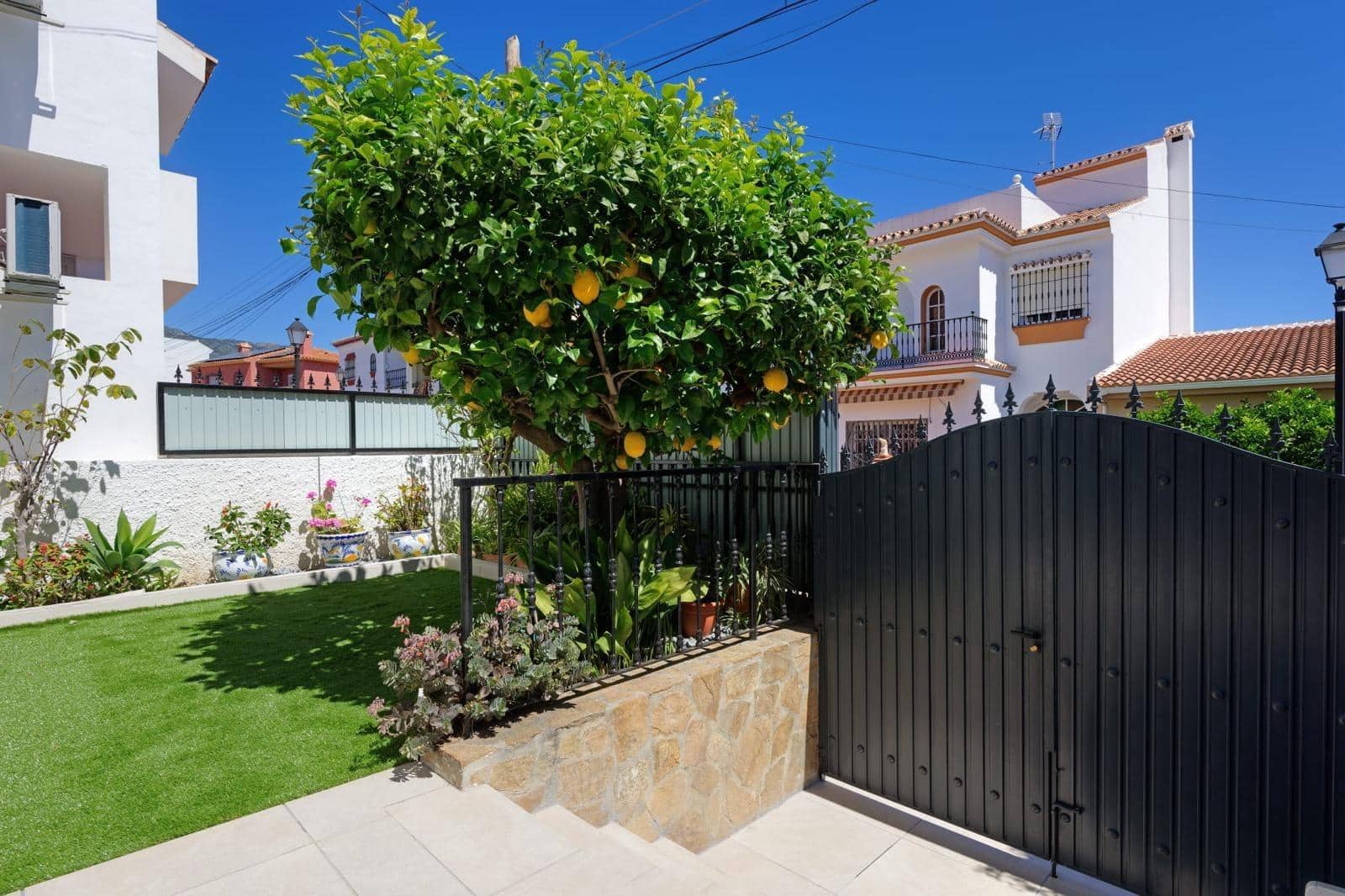 3 chambre Villa/Maison à vendre à Fuengirola avec piscine garage - 899 000 € (Ref: 9843464)