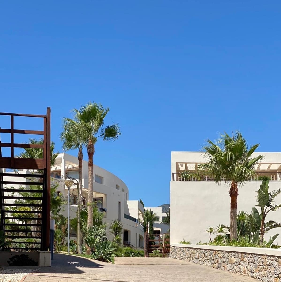 3 soveværelse Lejlighed til salg i Los Monteros med swimmingpool garage - € 670.000 (Ref: 9843465)