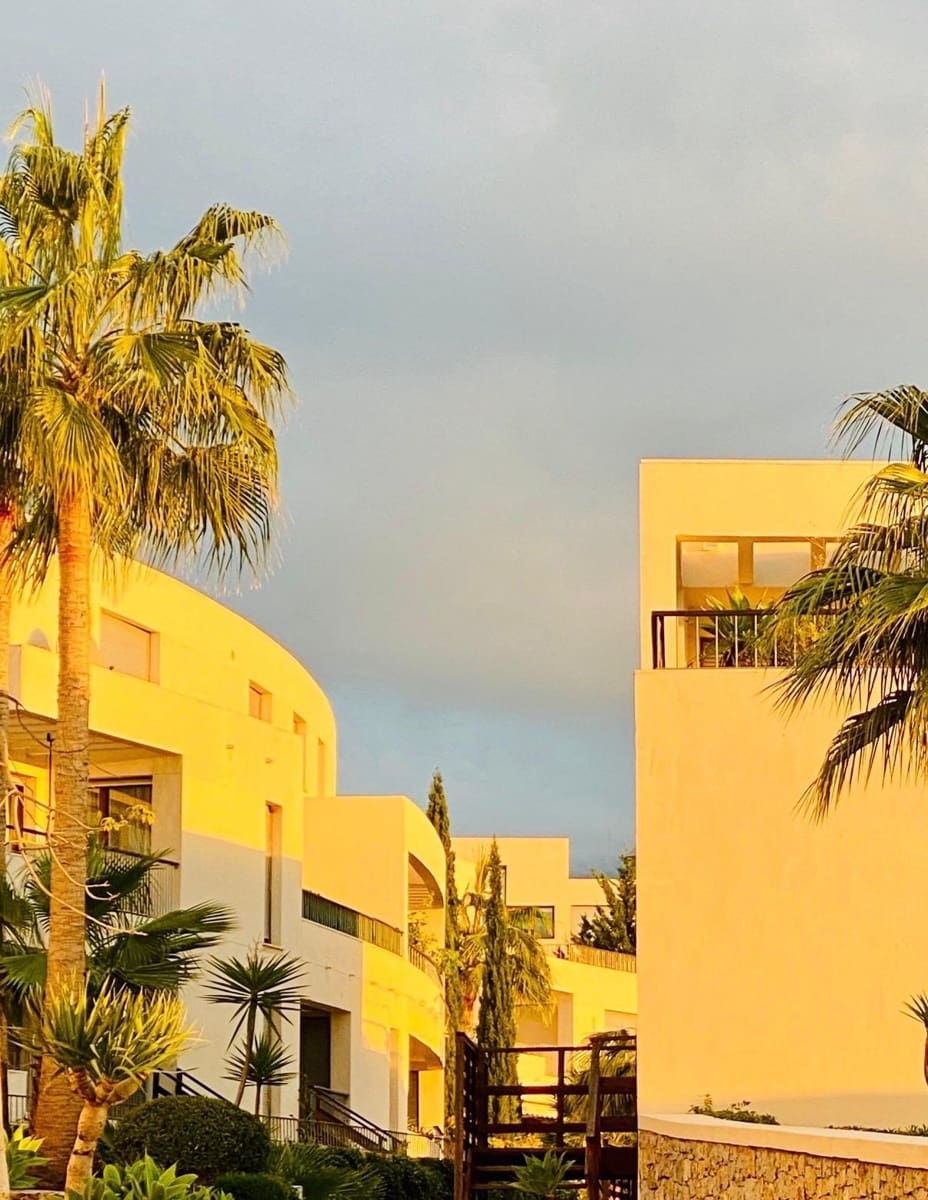 3 soveværelse Lejlighed til salg i Los Monteros med swimmingpool garage - € 670.000 (Ref: 9843465)