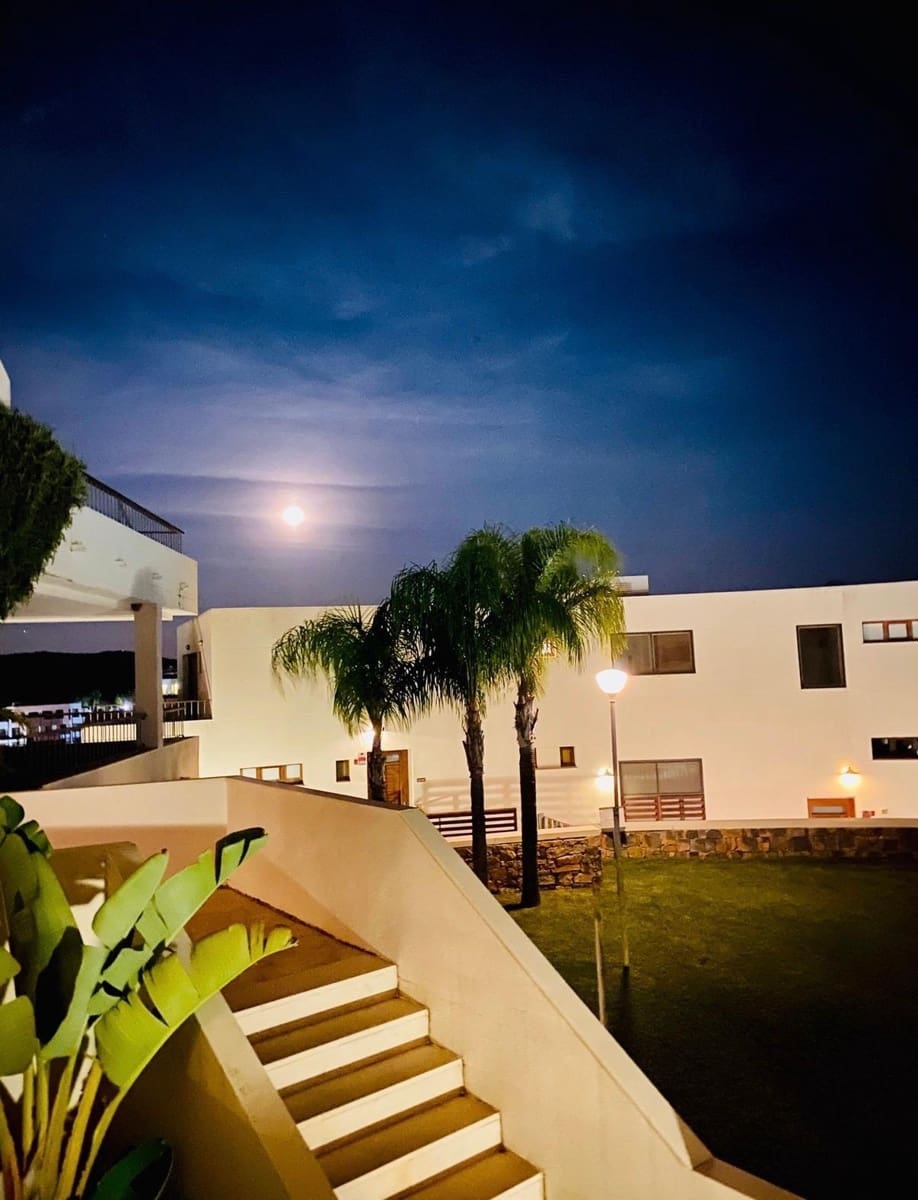 3 soveværelse Lejlighed til salg i Los Monteros med swimmingpool garage - € 670.000 (Ref: 9843465)