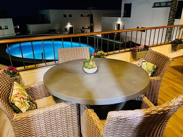 3 soveværelse Lejlighed til salg i Los Monteros, Marbella med swimmingpool garage - € 670.000 (Ref: 9843465)