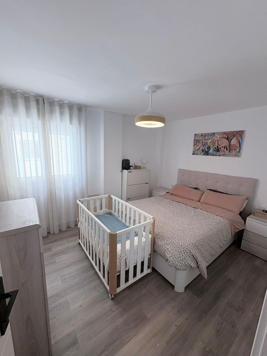 3 makuuhuone Huoneisto myytävänä paikassa Fuengirola mukana 
autotalli - 380 000 € (Ref: 9878932)