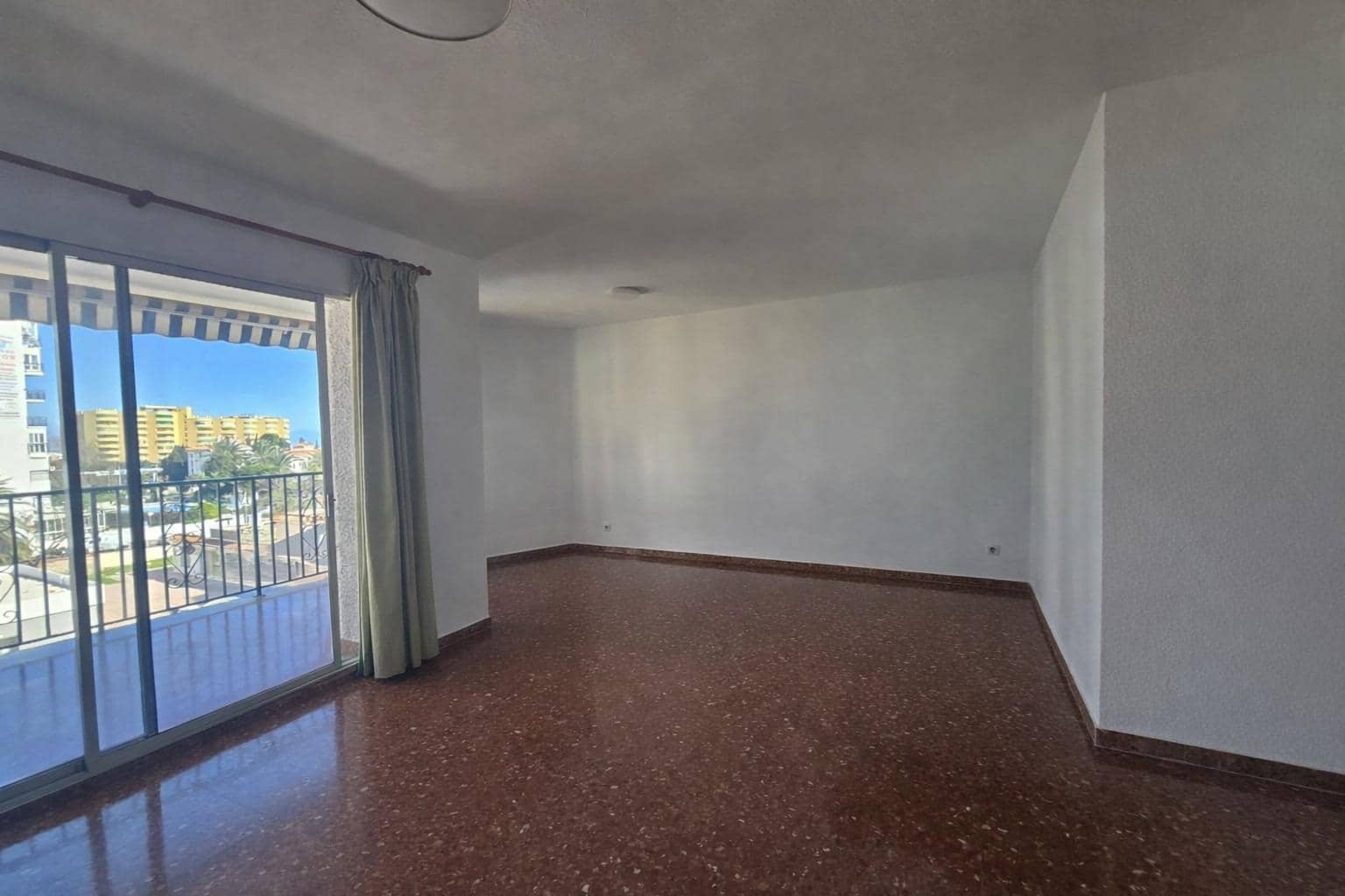 2 sypialnia Apartament na sprzedaż w Benalmadena z basenem garażem - 290 000 € (Ref: 9888129)