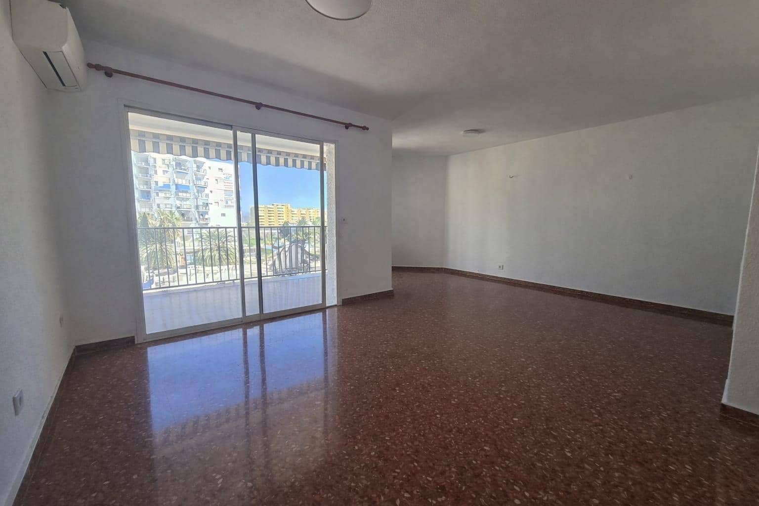 2 sypialnia Apartament na sprzedaż w Benalmadena z basenem garażem - 290 000 € (Ref: 9888129)