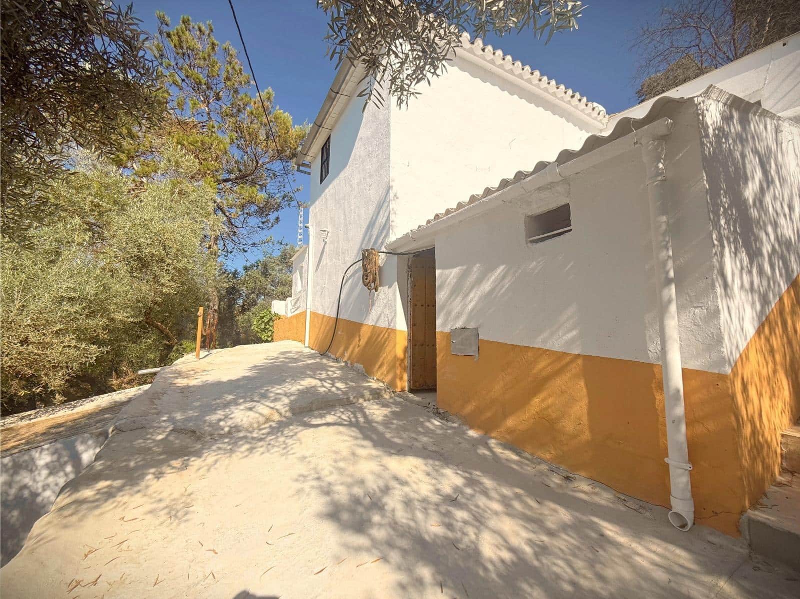 3 bedroom Finca/Country House for sale in Villanueva de Algaidas with garage - € 179,000 (Ref: 9892439)