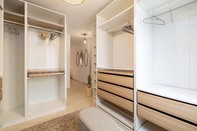 4 makuuhuone Asunto myytävänä paikassa Fuengirola - 495 000 € (Ref: 9896396)