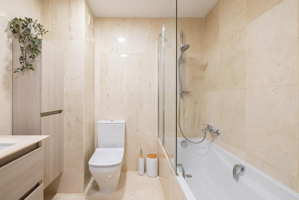 4 makuuhuone Asunto myytävänä paikassa Fuengirola - 495 000 € (Ref: 9896396)