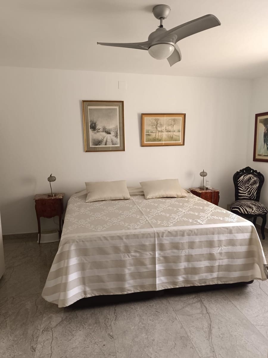 4 bedroom Townhouse for sale in Benalmadena with pool garage - € 650,000 (Ref: 9924656)