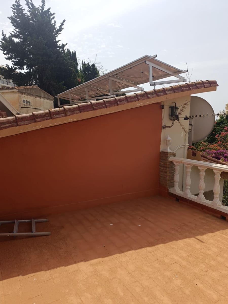 4 bedroom Townhouse for sale in Benalmadena with pool garage - € 650,000 (Ref: 9924656)