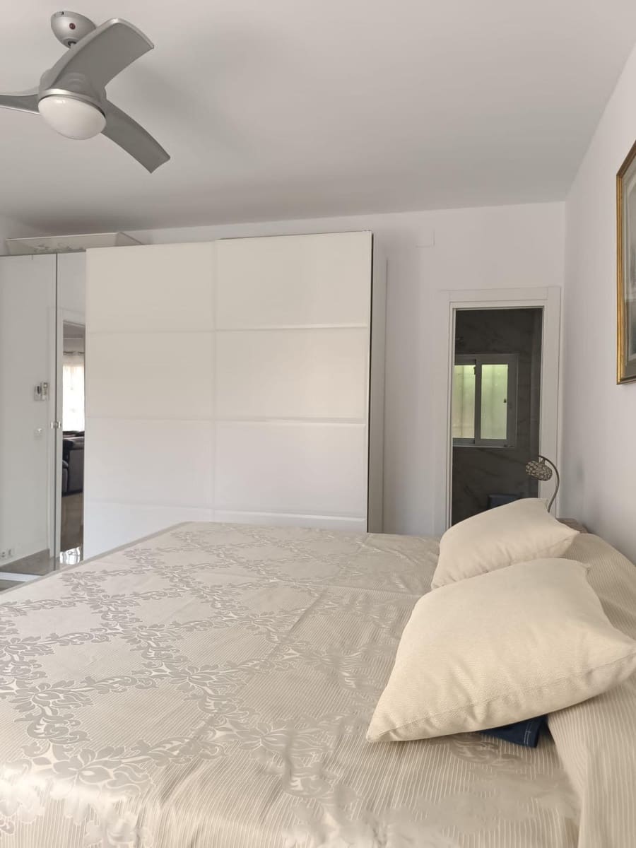 4 bedroom Townhouse for sale in Benalmadena with pool garage - € 650,000 (Ref: 9924656)