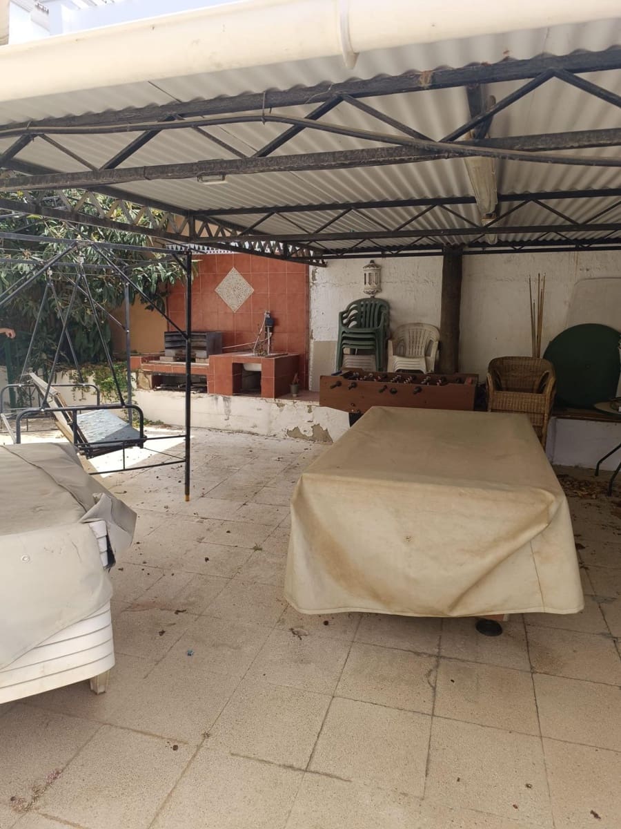 4 bedroom Townhouse for sale in Benalmadena with pool garage - € 650,000 (Ref: 9924656)