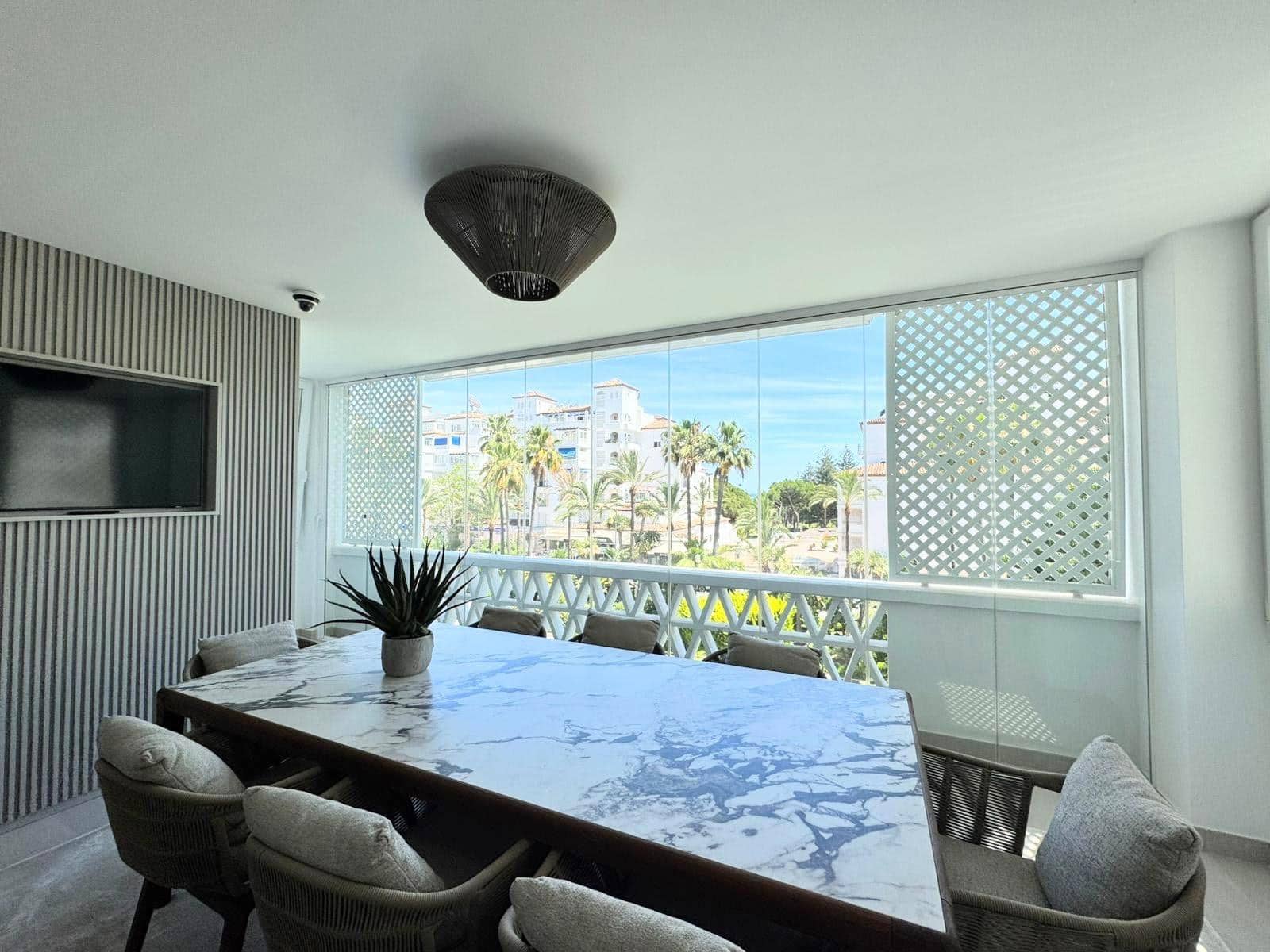 3 bedroom Flat for sale in Puerto Banus with pool garage - € 2,333,000 (Ref: 9930816)