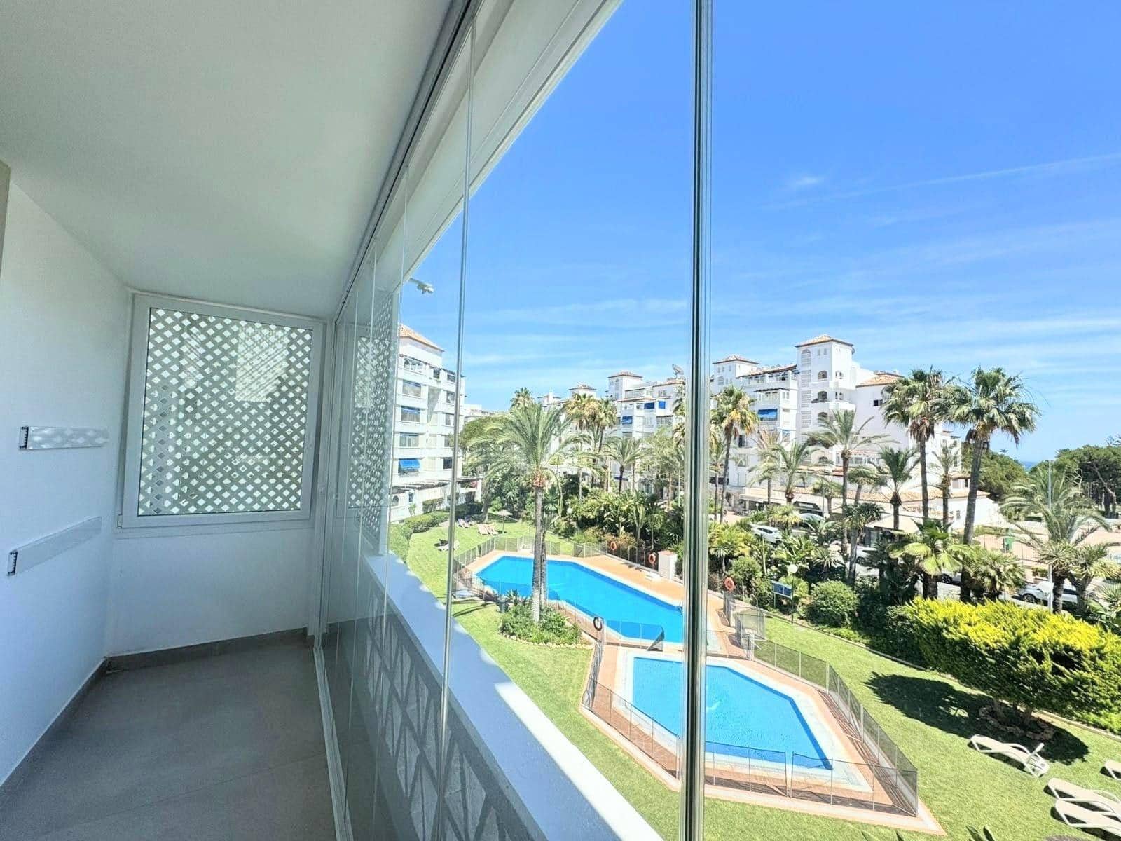 3 bedroom Flat for sale in Puerto Banus with pool garage - € 2,333,000 (Ref: 9930816)