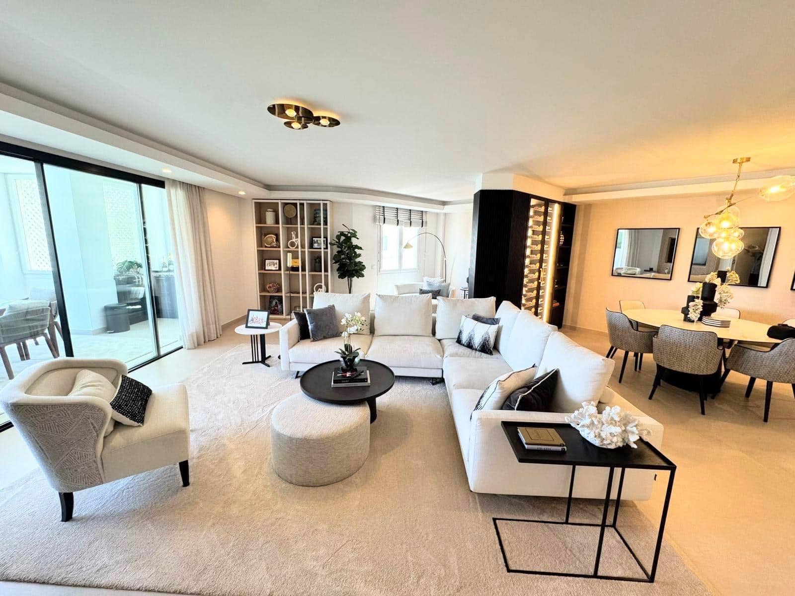 3 bedroom Flat for sale in Puerto Banus with pool garage - € 2,333,000 (Ref: 9930816)