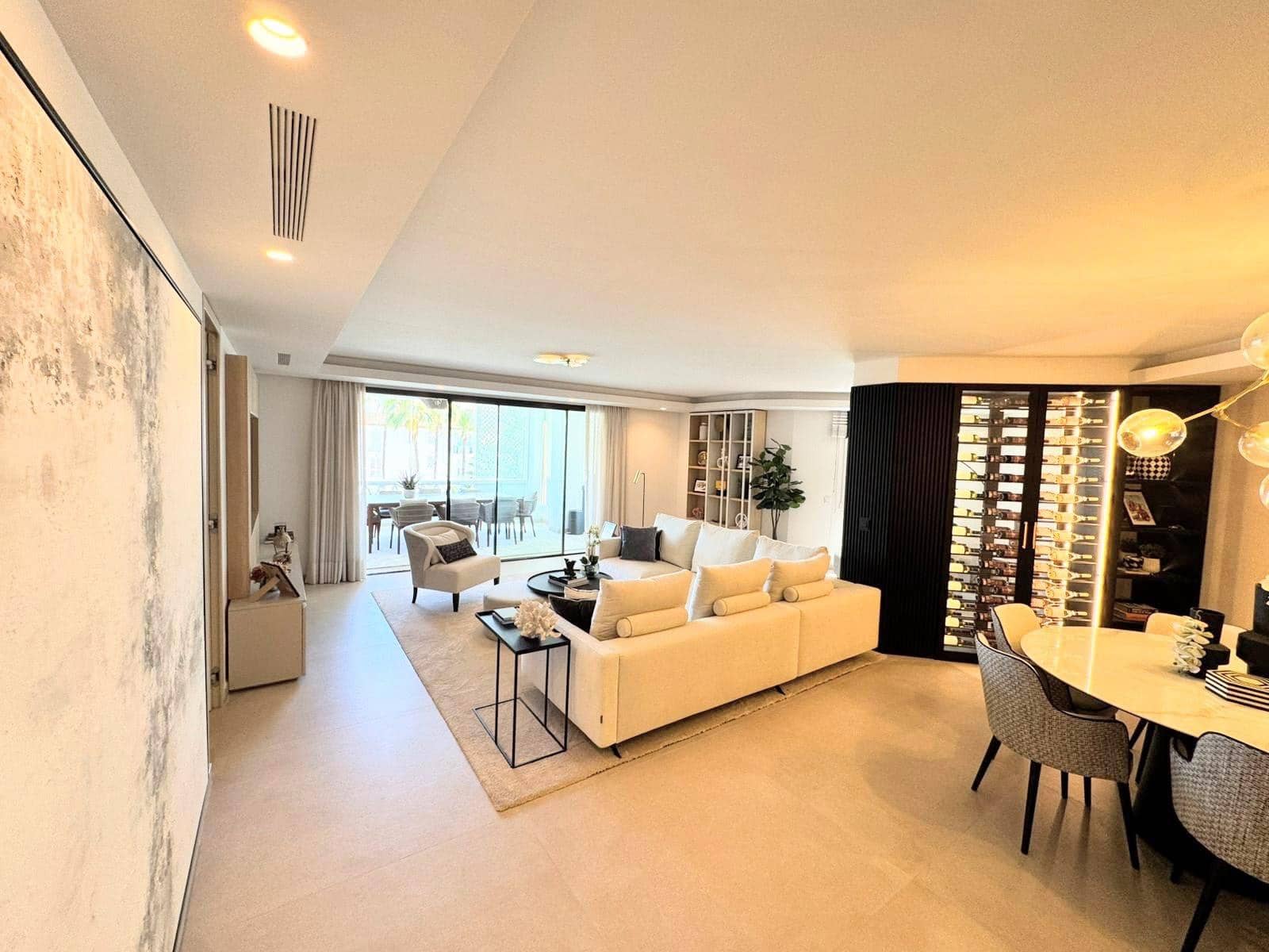 3 bedroom Flat for sale in Puerto Banus with pool garage - € 2,333,000 (Ref: 9930816)