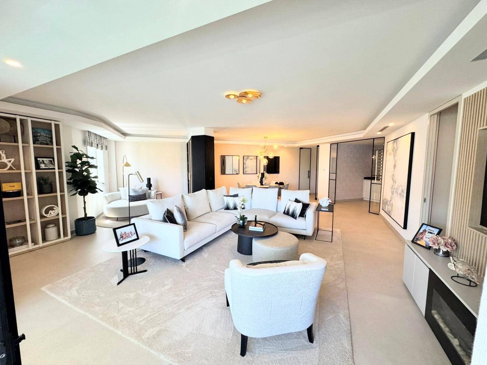 3 bedroom Flat for sale in Puerto Banus with pool garage - € 2,333,000 (Ref: 9930816)