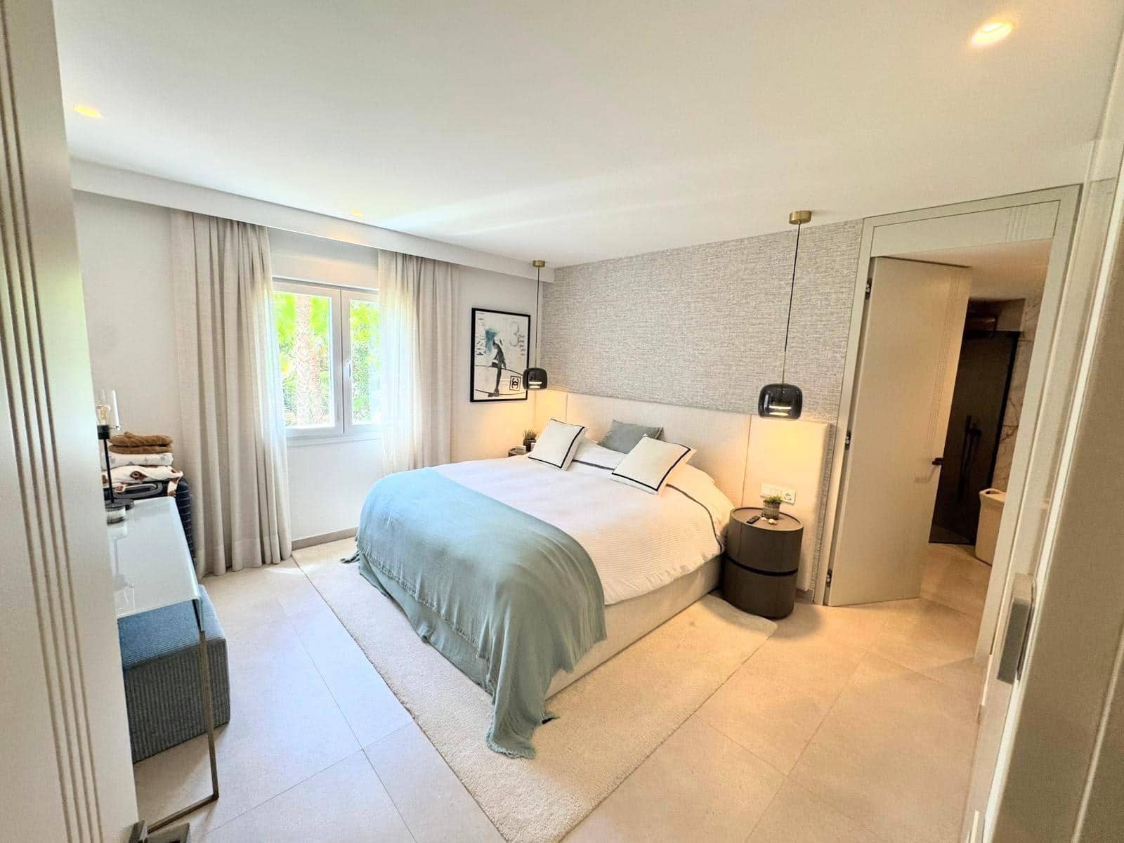 3 bedroom Flat for sale in Puerto Banus with pool garage - € 2,333,000 (Ref: 9930816)