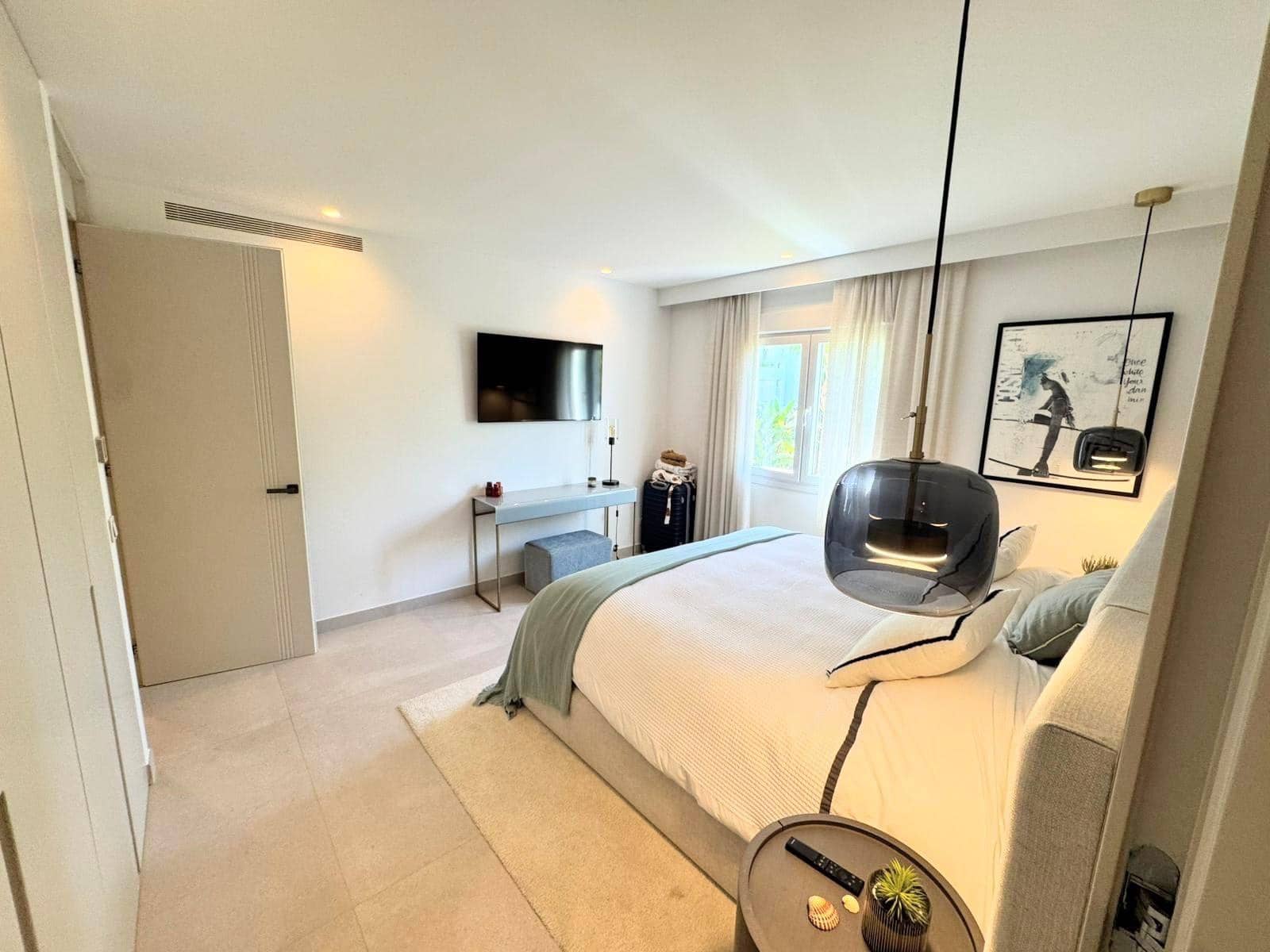 3 bedroom Flat for sale in Puerto Banus with pool garage - € 2,333,000 (Ref: 9930816)