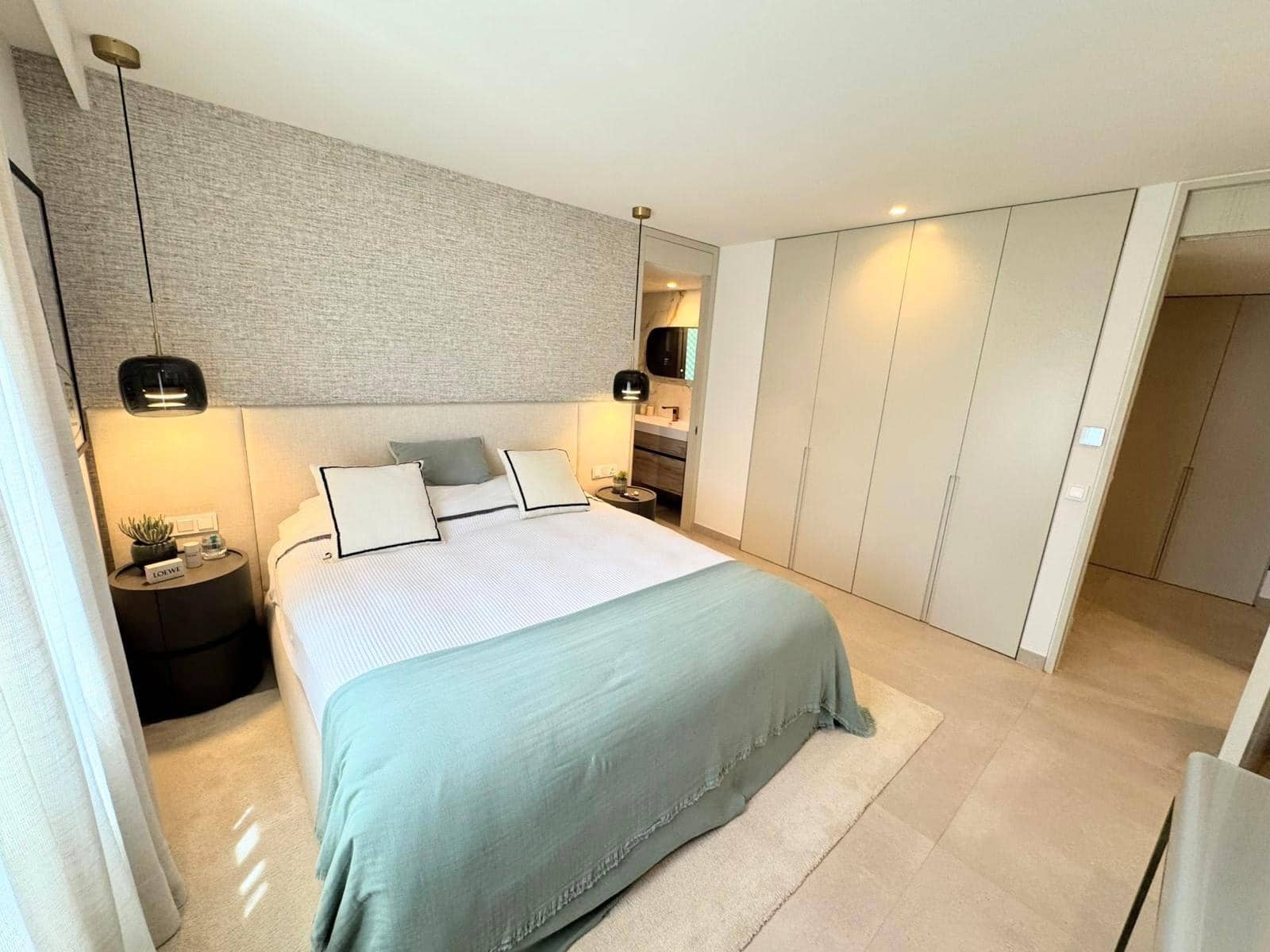 3 bedroom Flat for sale in Puerto Banus with pool garage - € 2,333,000 (Ref: 9930816)
