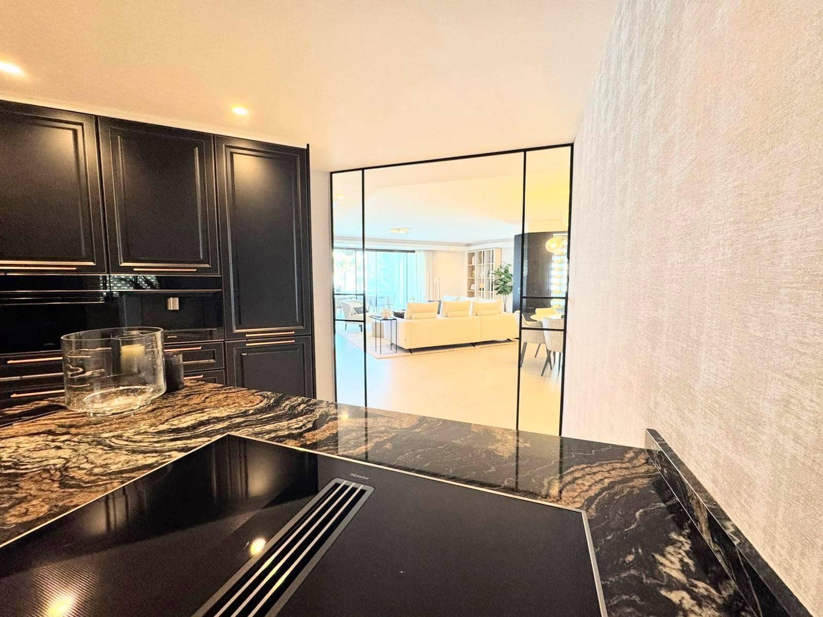 3 bedroom Flat for sale in Puerto Banus with pool garage - € 2,333,000 (Ref: 9930816)