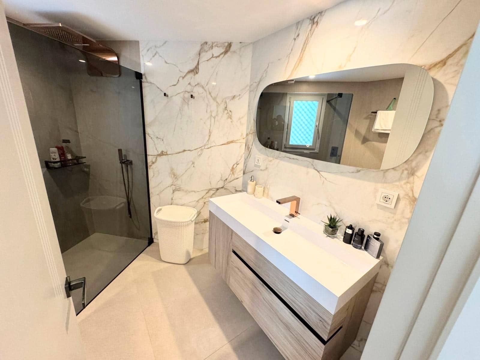3 bedroom Flat for sale in Puerto Banus with pool garage - € 2,333,000 (Ref: 9930816)