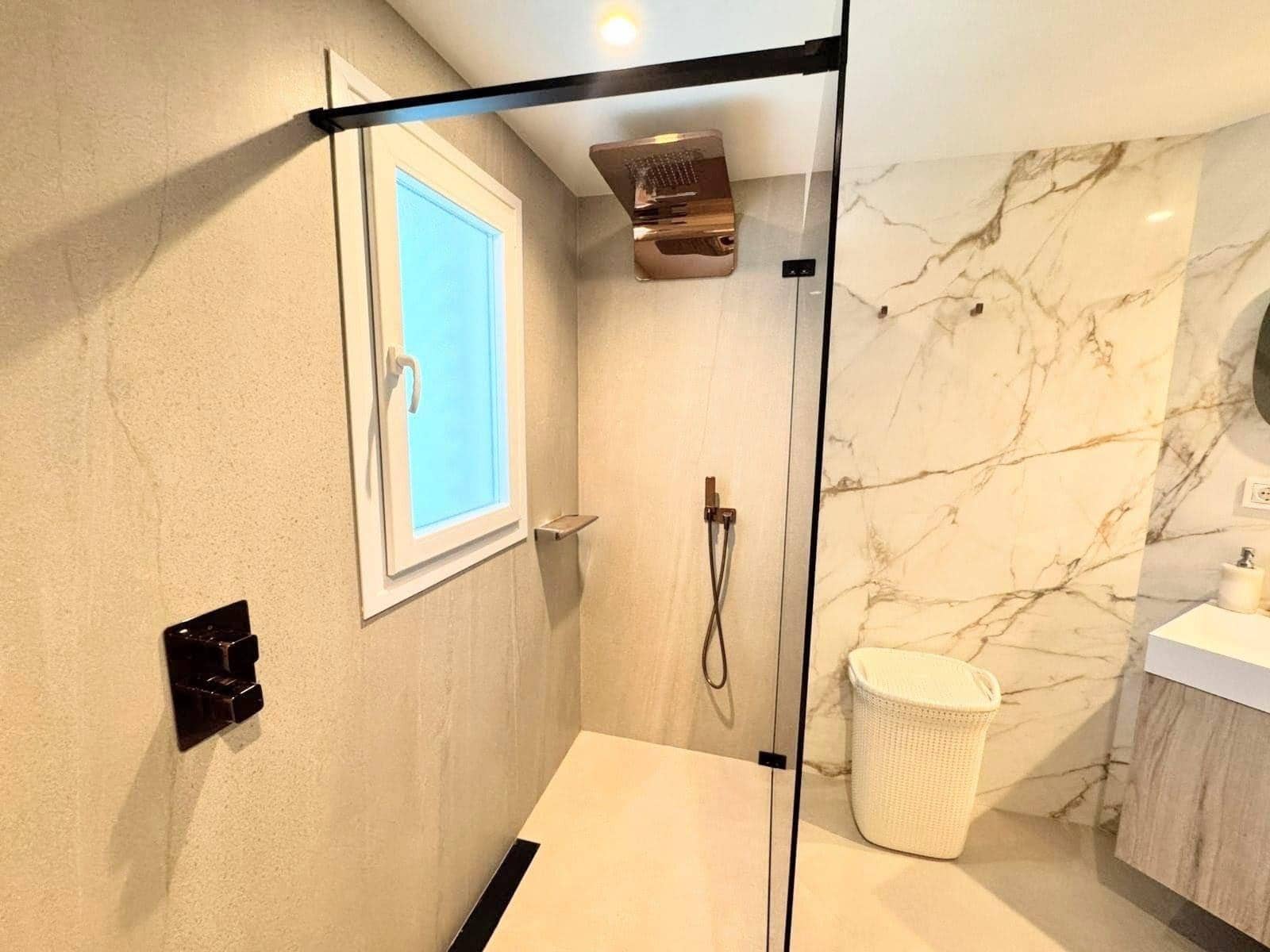 3 bedroom Flat for sale in Puerto Banus with pool garage - € 2,333,000 (Ref: 9930816)