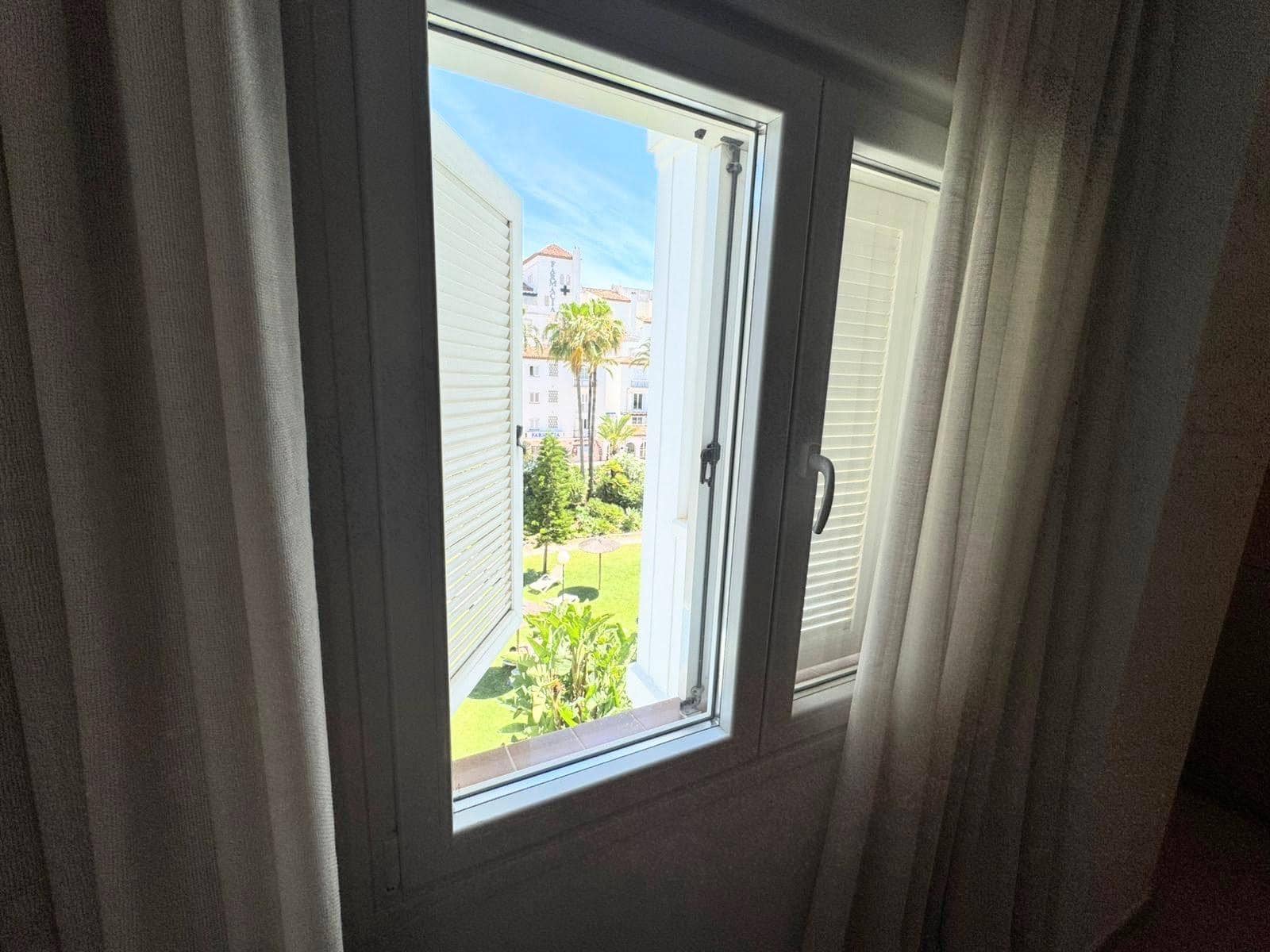 3 bedroom Flat for sale in Puerto Banus with pool garage - € 2,333,000 (Ref: 9930816)