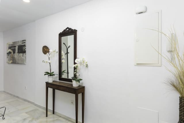 3 soverom Leilighet til salgs i Puerto Marina, Benalmádena med svømmebasseng - € 529 000 (Ref: 9934278)