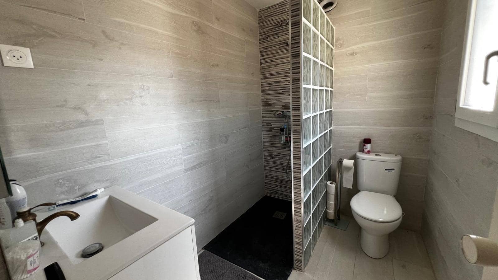 3 soveværelse Villa til salg i Fuengirola med swimmingpool - € 270.000 (Ref: 9936460)